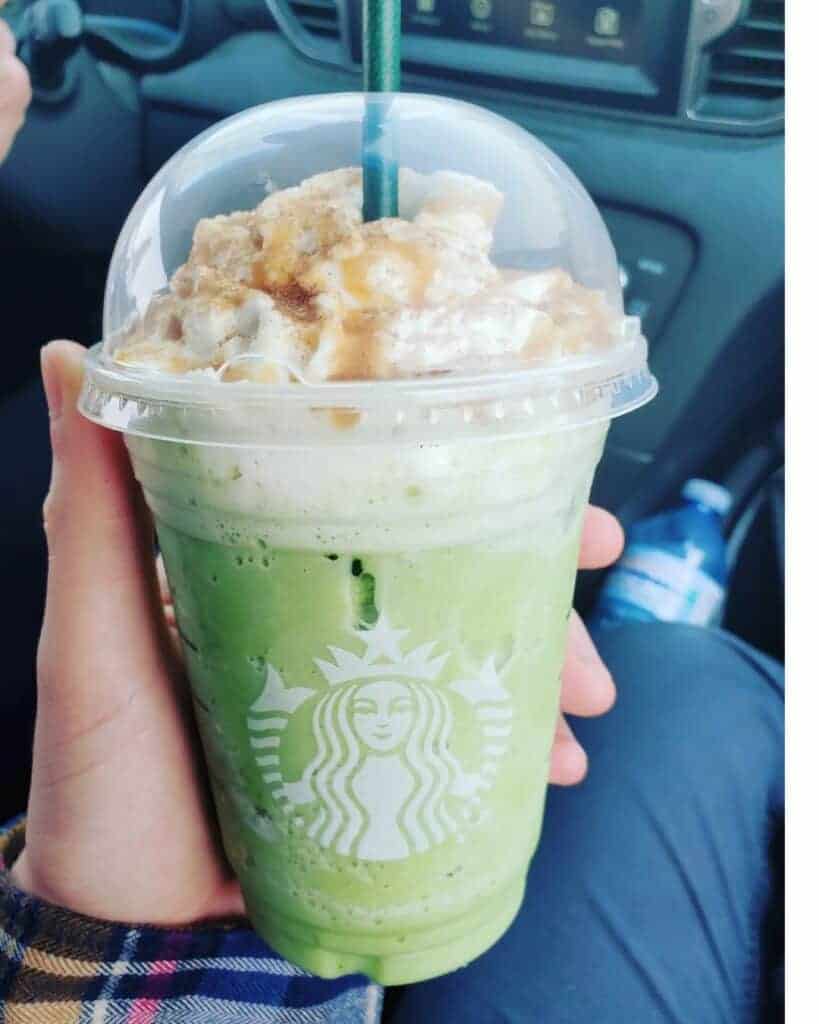 Matcha Crème Frappuccino at starbucks