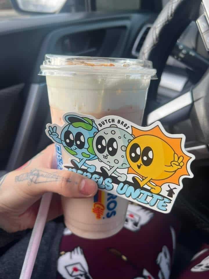 strawberry horchata chai with cinnamon soft top