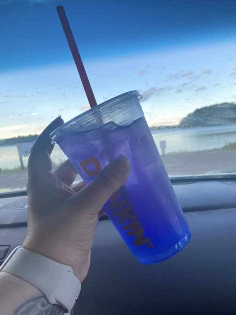  strawberry lemonade refresher is with blue raspberry